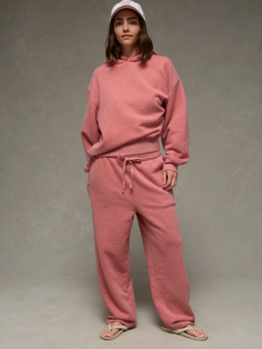 AE Pink Everyday Luxe Barrel Sweatpants Worn Once L